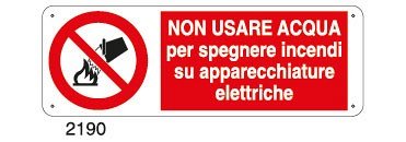 Non usare acqua per spegnere incendi su apparecchiature elettriche